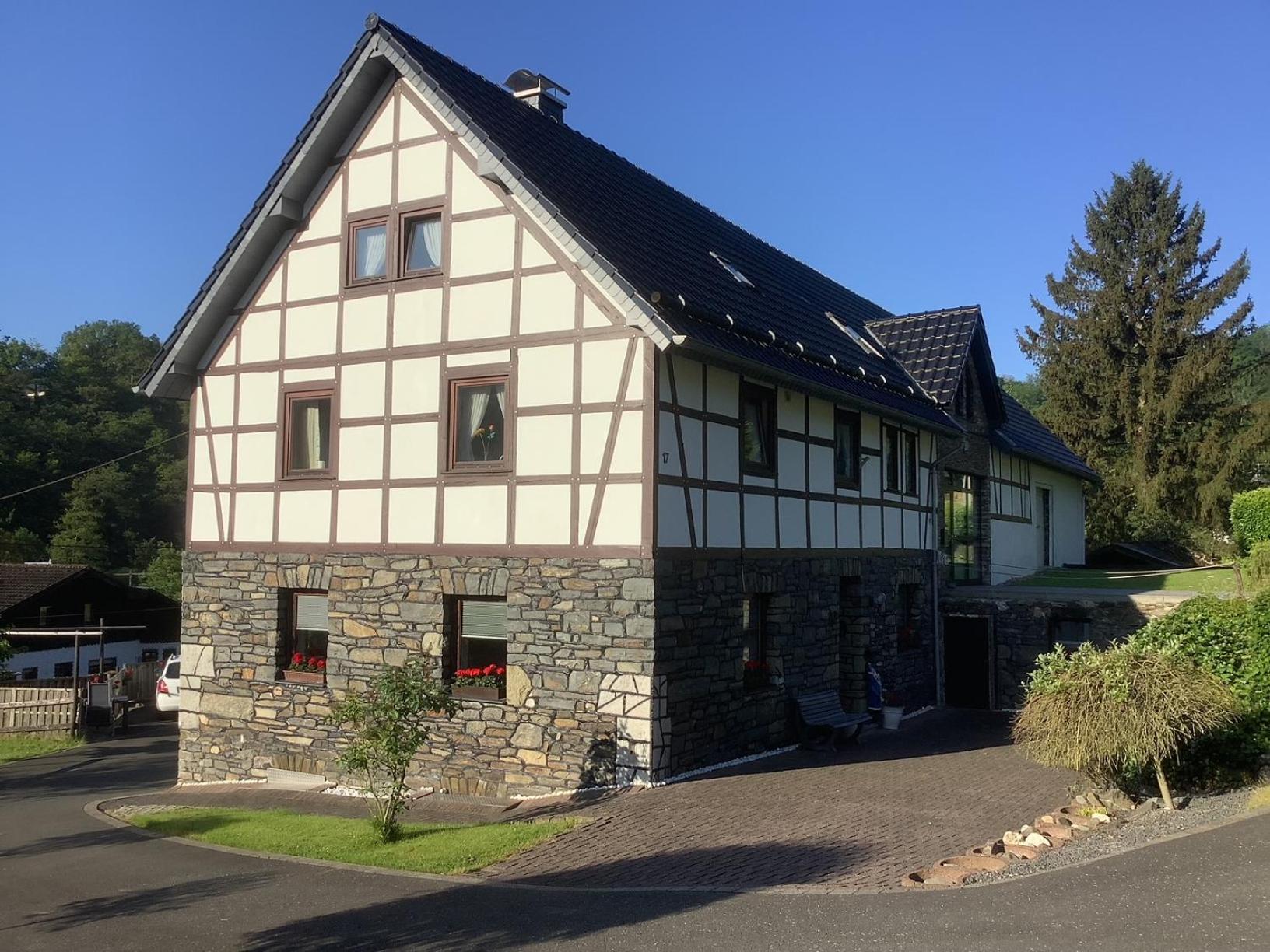 Berg Blick Eifler Bauernhaus Modern Restauriert سيمراث المظهر الخارجي الصورة